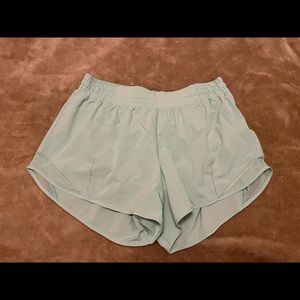 Mint teal  lululemon Hotty hot size 10 4’